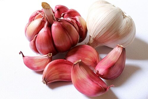 Garlic is an excellent remedy for preventing prostate inflammation